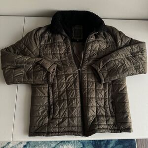 Tumi Men’s Quilted Lightweight Puffer Jacket size Medium